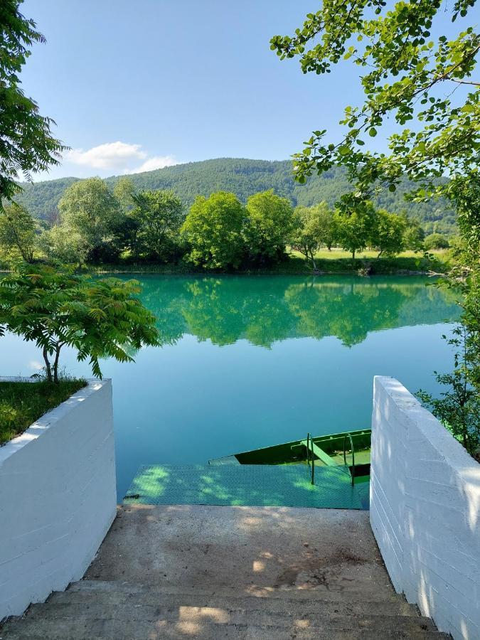 La Reina Una Villa Bihac Luaran gambar