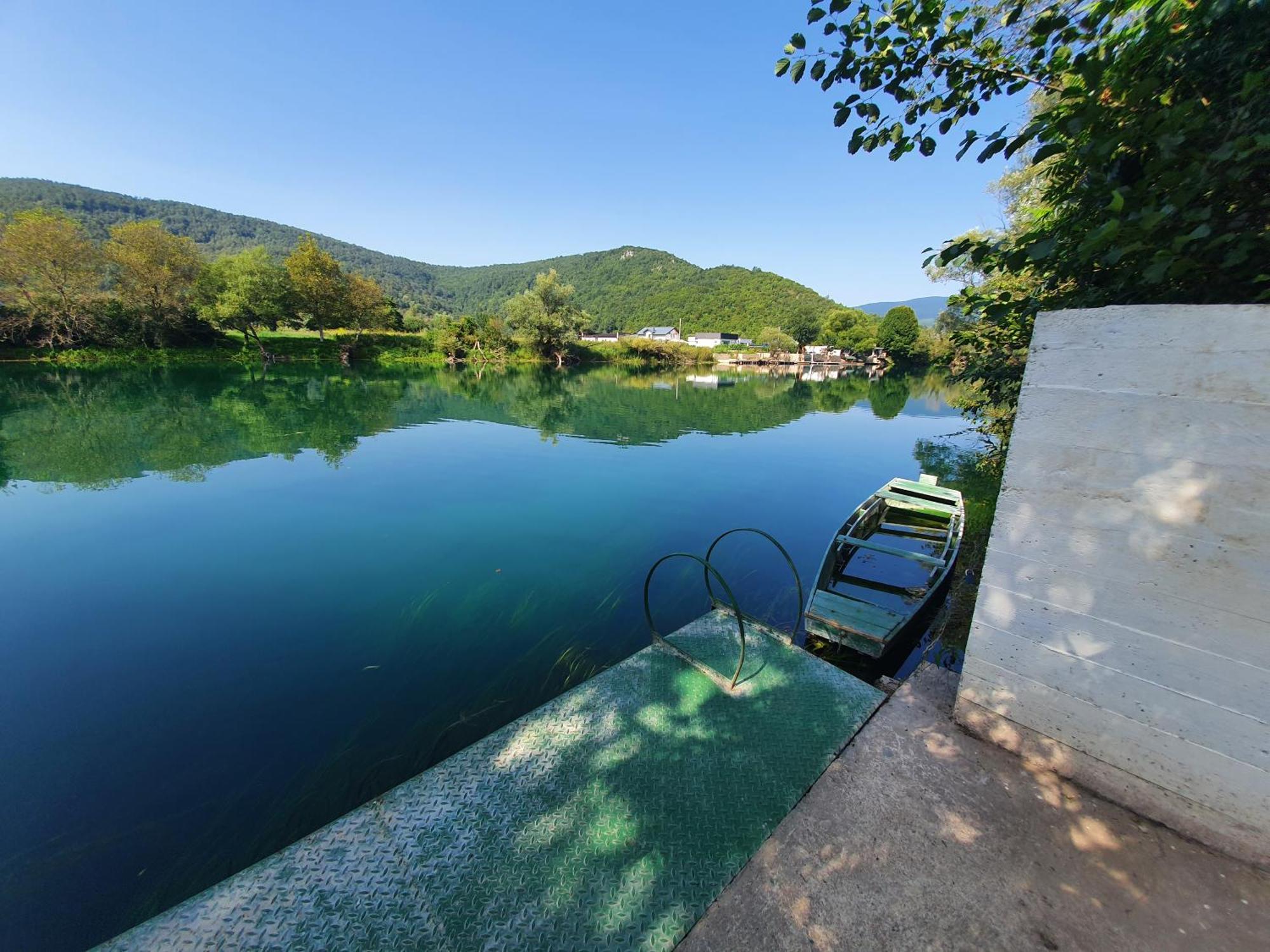 La Reina Una Villa Bihac Luaran gambar